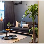Luxury Downtown *